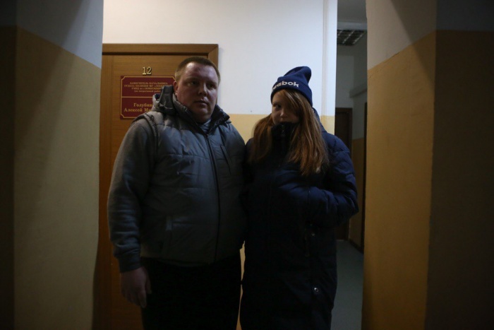 В полиции девочка встретилась со своим отцом В полиции девочка встретилась со своим отцом