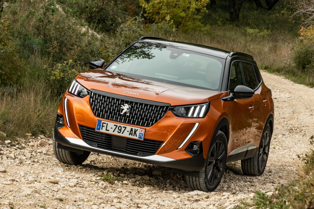 Peugeot 2008 — переднеприводный кроссовер на платформе компактной модели 208 Peugeot 2008 — переднеприводный кроссовер на платформе компактной модели 208