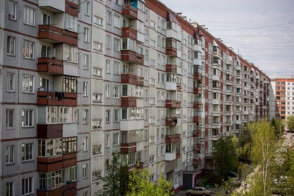 В бескрайнем доме почти 900 квартир В бескрайнем доме почти 900 квартир