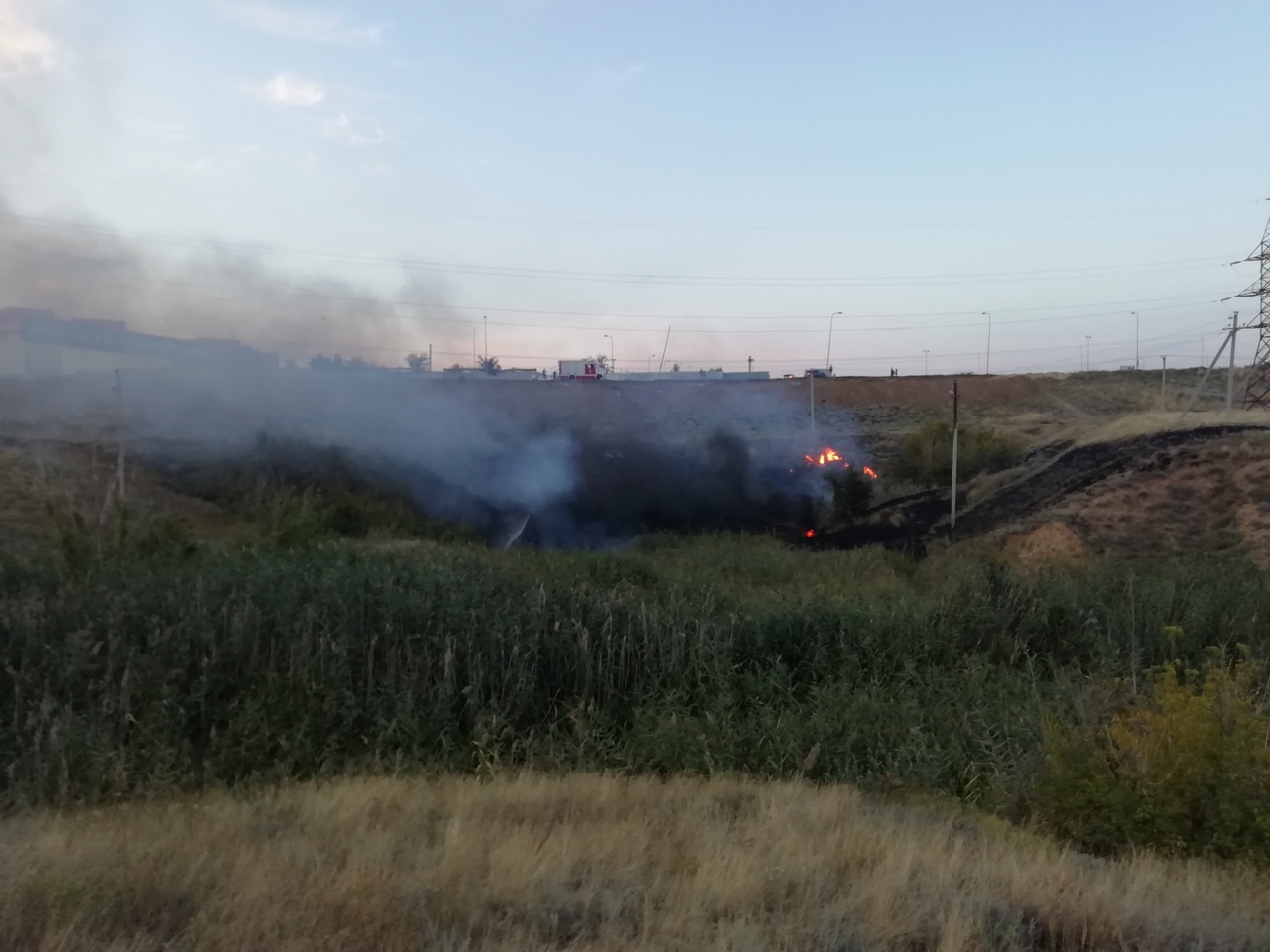 В Волгограде за ТРК «Мармелад» произошёл пожар
