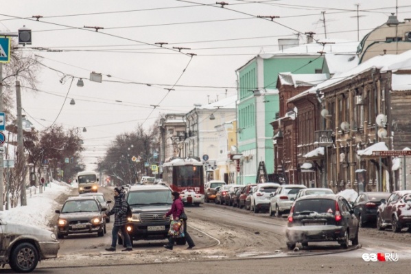 Паркуя машину в центре города, водители должны предельно внимательно рассматривать знаки, запрещающие стоянку Паркуя машину в центре города, водители должны предельно внимательно рассматривать знаки, запрещающие стоянку