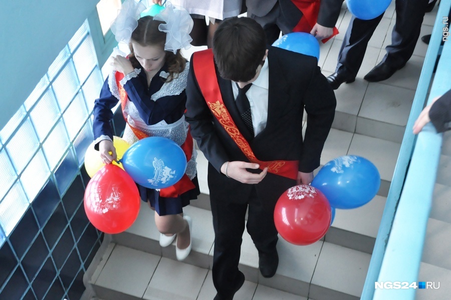 Названы школы Красноярска, где медалист — каждый третий выпускник