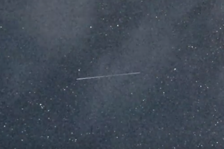 Пролетающий метеор, снятый над Новосибирском в прошлом году
