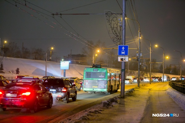 Специалисты оценили утренние пробки в городе на 6 баллов Специалисты оценили утренние пробки в городе на 6 баллов