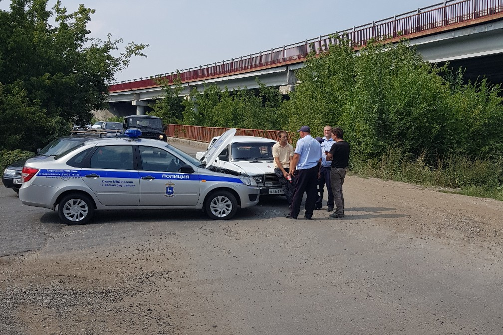 Полиция самара. Полицейская машина Самара. Полиция Самара машины. Самарская полиция машины. Полицейская машина полицейского Самара.