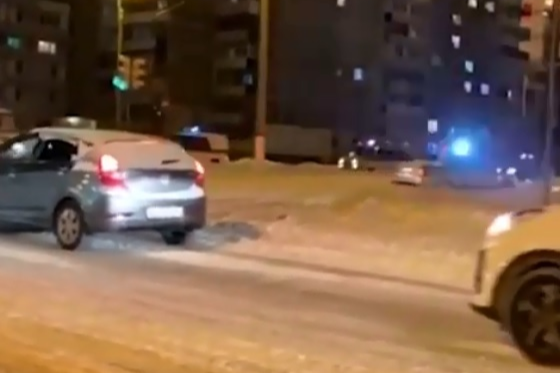 Десяток машин с сиренами напугали жителей города Десяток машин с сиренами напугали жителей города