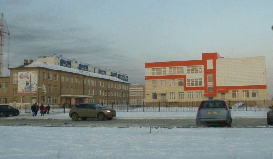 «Скорая приехала, но было поздно»: на школьном катке в Челябинске умер мужчина