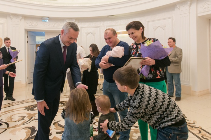 Недавно в семье Иост родился седьмой ребёнок — девочка Недавно в семье Иост родился седьмой ребёнок — девочка