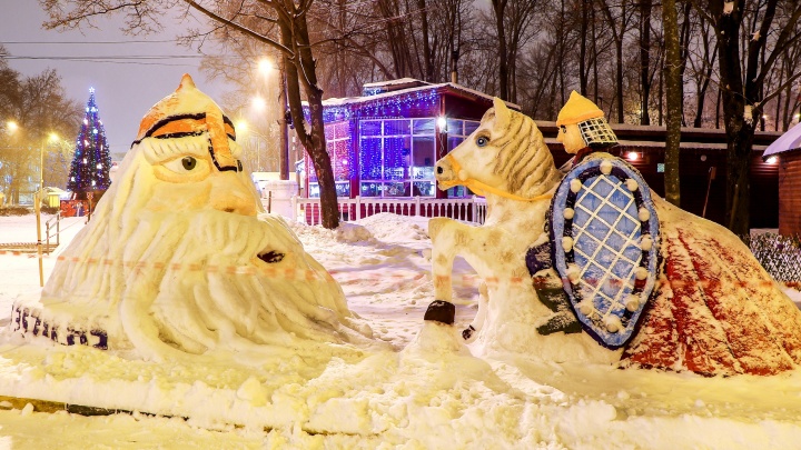 Без хрюка не входить! Гуляем по выставке снежных фигур в Автозаводском парке