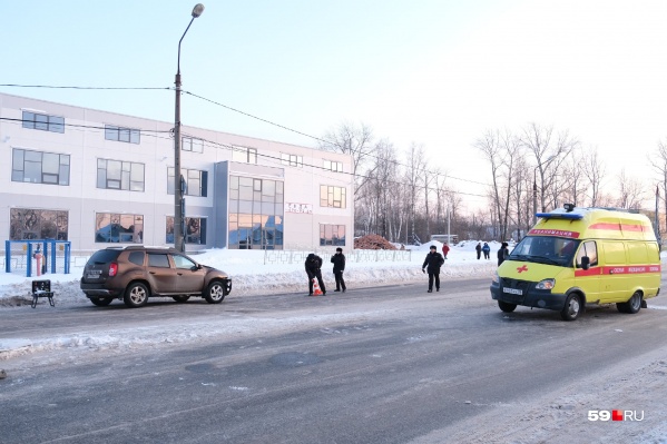Сейчас на месте работают автоинспекторы Сейчас на месте работают автоинспекторы