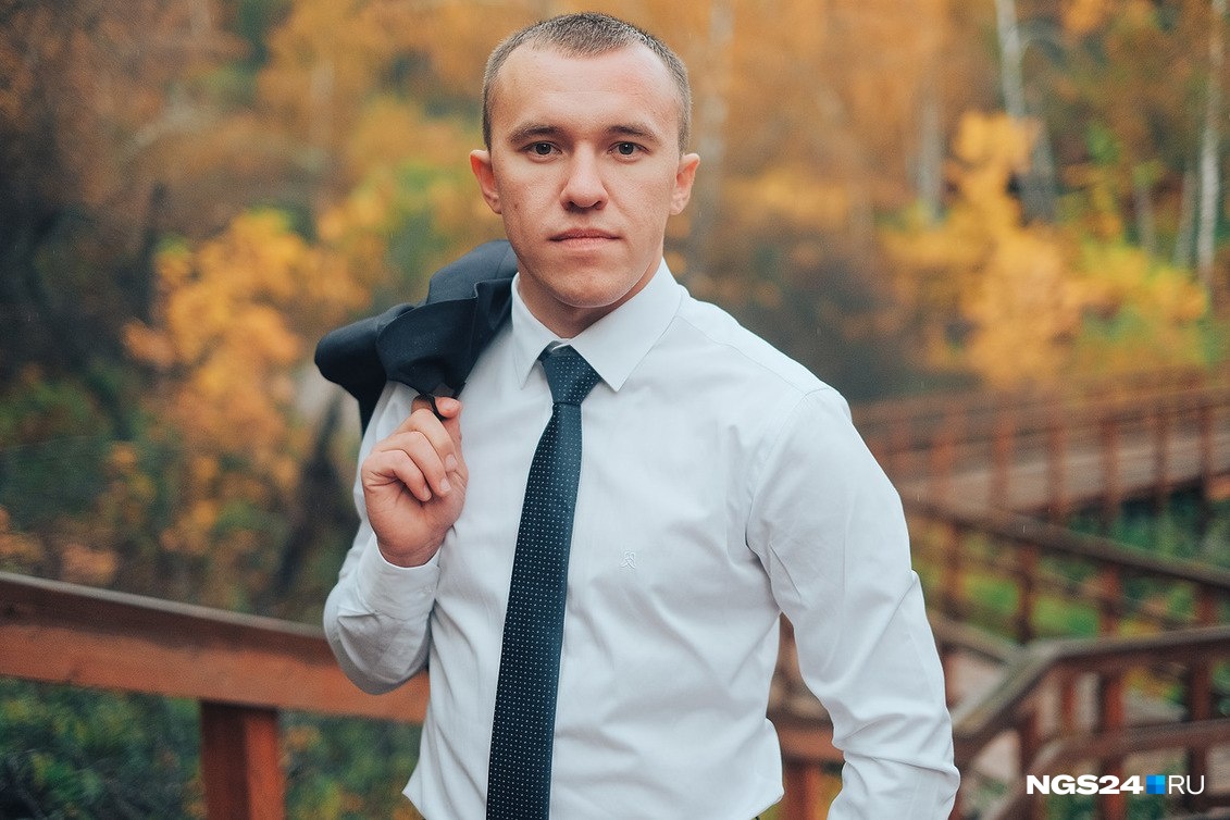 Денис уехал в Абакан после выпуска из Института физкультуры, спорта и туризма СФУ в Красноярске Денис уехал в Абакан после выпуска из Института физкультуры, спорта и туризма СФУ в Красноярске