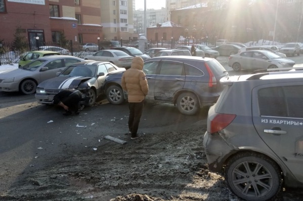 ДТП на улице Ядринцевской случилось около 17:15 ДТП на улице Ядринцевской случилось около 17:15