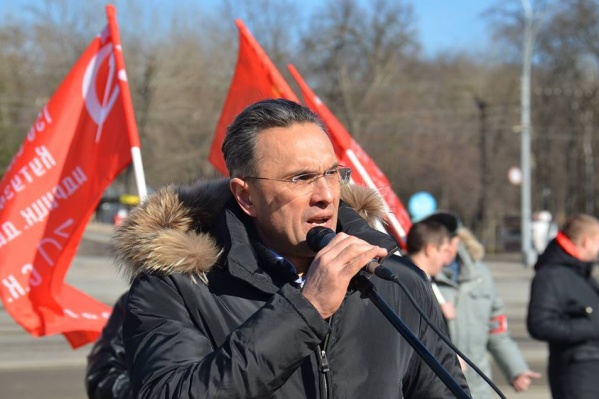 На одном из митингов Бессонов ударил по голове начальника донского главка На одном из митингов Бессонов ударил по голове начальника донского главка