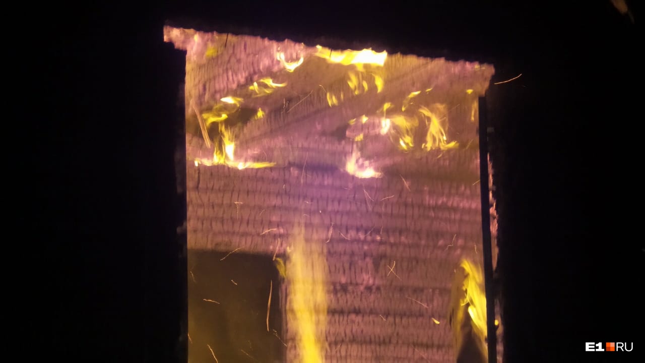 Под завалами спасатели обнаружили тело погибшего Под завалами спасатели обнаружили тело погибшего