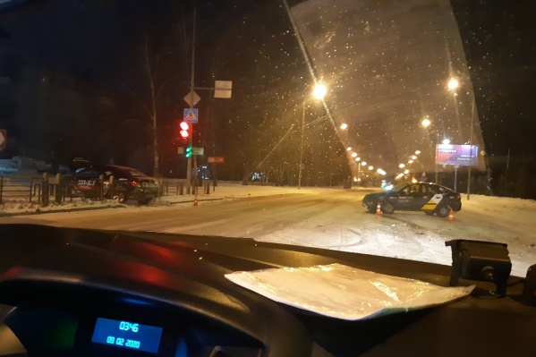 Виновник ДТП пытался проскочить перекресток на красный Виновник ДТП пытался проскочить перекресток на красный