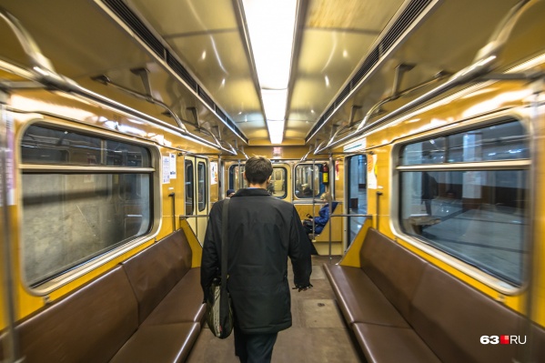 Пассажиропоток метро в год составляет 15,6 миллиона человек Пассажиропоток метро в год составляет 15,6 миллиона человек