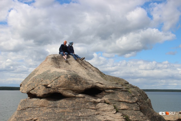 Старинные скалы тысячелетиями манили к себе уральцев