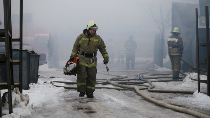 В Уфе загорелась многоэтажка: пострадала женщина