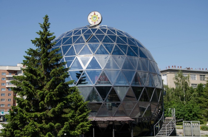 Стекло в большом городе