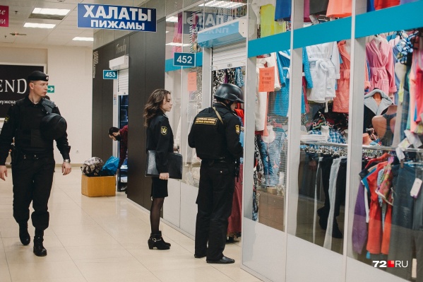 Женщина полтора года торговала одеждой, но зарплату получала не всегда Женщина полтора года торговала одеждой, но зарплату получала не всегда