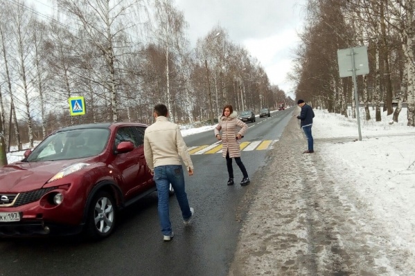 Сбившая девочек женщина ехала на машине с московскими номерами Сбившая девочек женщина ехала на машине с московскими номерами