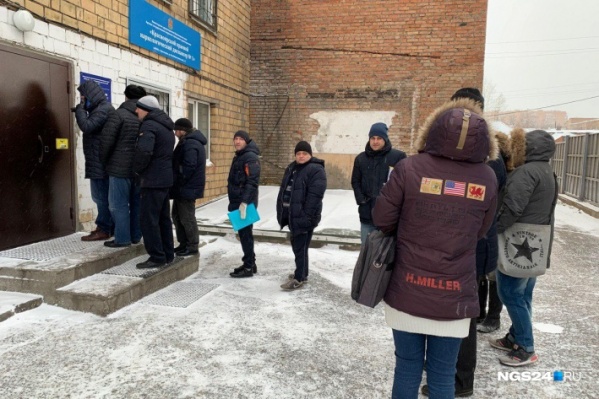 Очередь за справками в Красноярске Очередь за справками в Красноярске