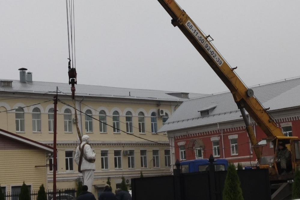 В центре города убрали памятник Ленину: что решили установить на его месте