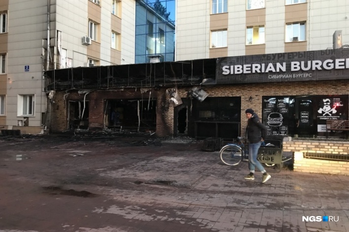 В 2017 году «Академия кофе» горела дважды. На фото — последствия первого, октябрьского, пожара В 2017 году «Академия кофе» горела дважды. На фото — последствия первого, октябрьского, пожара