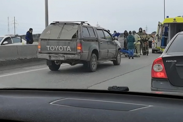 Авария на дороге с интенсивным движением произошла сегодня после полудня Авария на дороге с интенсивным движением произошла сегодня после полудня