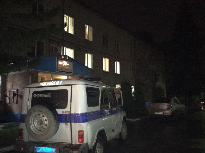 Мужчину обнаружили мёртвым в служебном кабинете Мужчину обнаружили мёртвым в служебном кабинете