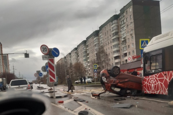 Машину серьезно помотало перед столкновением Машину серьезно помотало перед столкновением