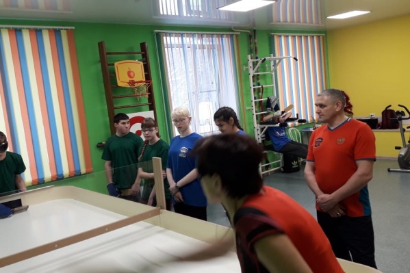 В Новосибирске прошли первые областные соревнования по настольному теннису среди незрячих В Новосибирске прошли первые областные соревнования по настольному теннису среди незрячих