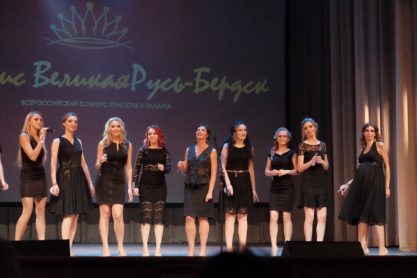 Всего на конкурсе было 12 участниц Всего на конкурсе было 12 участниц