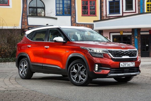 KIA Seltos выходит чуть позже своего конкурента SKODA Karoq KIA Seltos выходит чуть позже своего конкурента SKODA Karoq