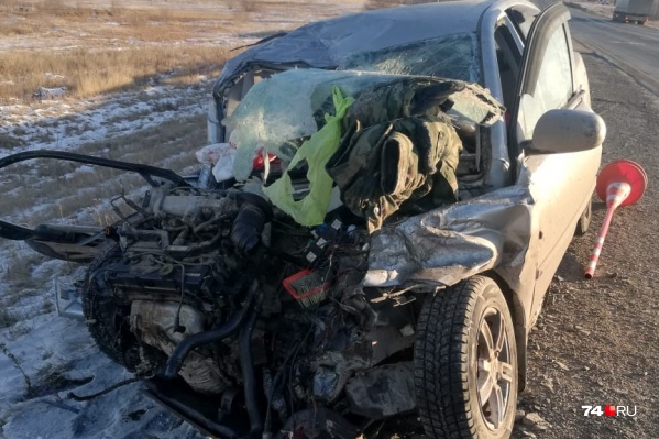 Водитель и пассажир KIA чудом выжили, но находятся в тяжёлом состоянии Водитель и пассажир KIA чудом выжили, но находятся в тяжёлом состоянии