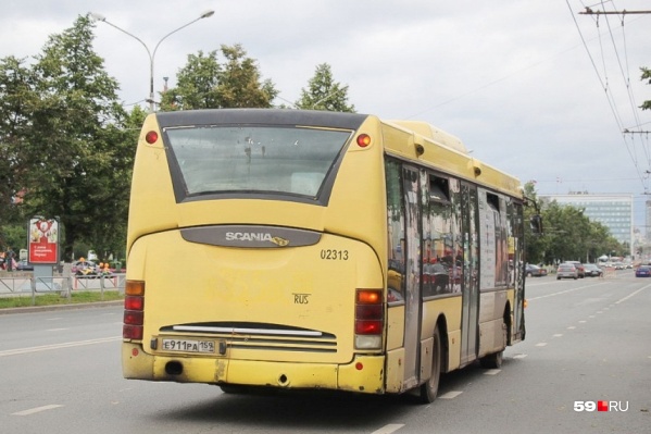 Сейчас до аэропорта ходит автобус № 42 Сейчас до аэропорта ходит автобус № 42