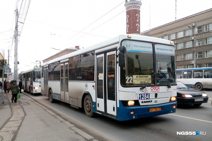В автобусе № 22 можно будет пользоваться повременными проездными и в муниципальных, и в частных машинах