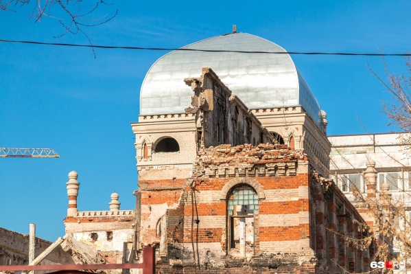 Кирпичную кладку пришлось снести, чтобы восстановить Кирпичную кладку пришлось снести, чтобы восстановить