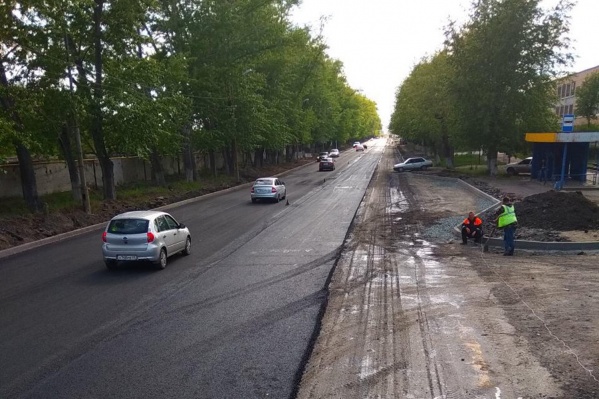 В городе появляются дороги с новым асфальтом В городе появляются дороги с новым асфальтом