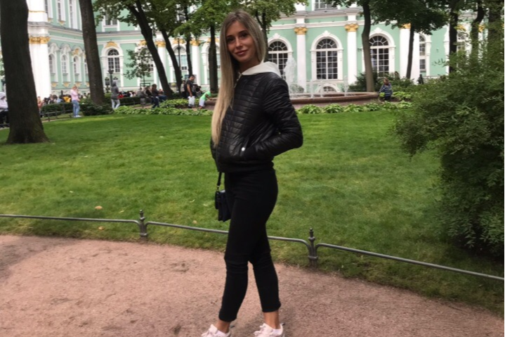 Ксения 10 октября уехала продавать свою Audi и пропала Ксения 10 октября уехала продавать свою Audi и пропала