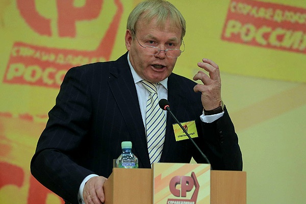 Восемь лет Трикман возглавлял красноярское отделение партии «Справедливая Россия»