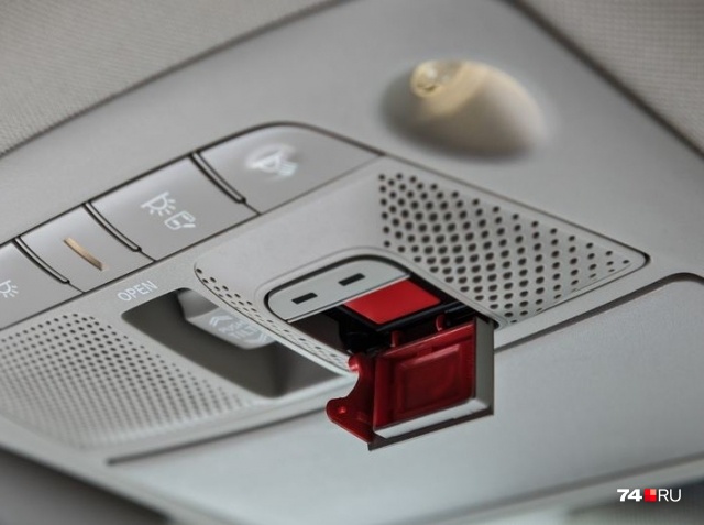Кнопка «ЭРА-ГЛОНАСС» в Nissan Murano