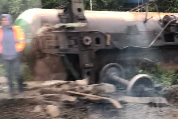 Под откос ушли пять вагонов Под откос ушли пять вагонов