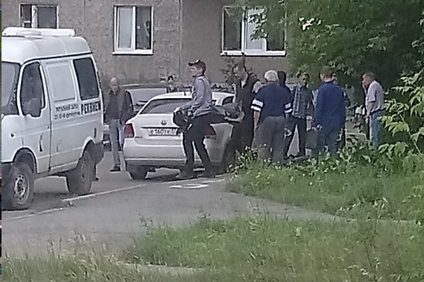 Трагедия случилась в одном из дворов Металлургического района Трагедия случилась в одном из дворов Металлургического района