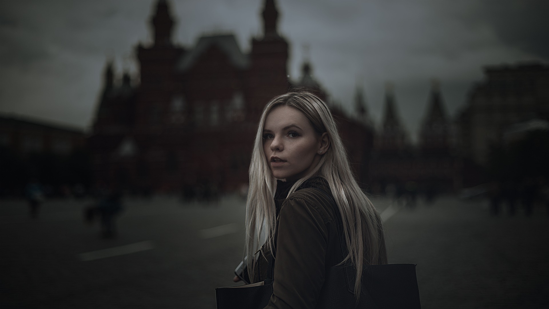 Во сне вас кто-то или что-то стремительно старается настичь. Вы пытаетесь скрыться. Чаще всего опасность так и не настигает вас<br><br>Ощущения: тревога, страх, ужас, надвигающаяся угроза<br> Во сне вас кто-то или что-то стремительно старается настичь. Вы пытаетесь скрыться. Чаще всего опасность так и не настигает вас<br><br>Ощущения: тревога, страх, ужас, надвигающаяся угроза<br>