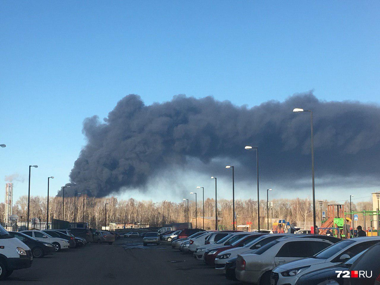 Тюменский воздух проверят после пожара на полимерном заводе