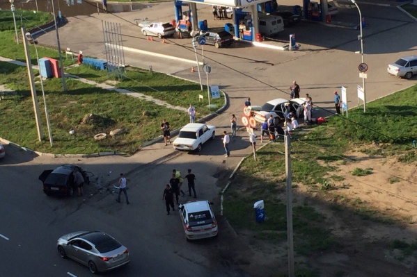 В аварии участвовало только два автомобиля, однако в каждом помимо водителя было по нескольку пассажиров В аварии участвовало только два автомобиля, однако в каждом помимо водителя было по нескольку пассажиров