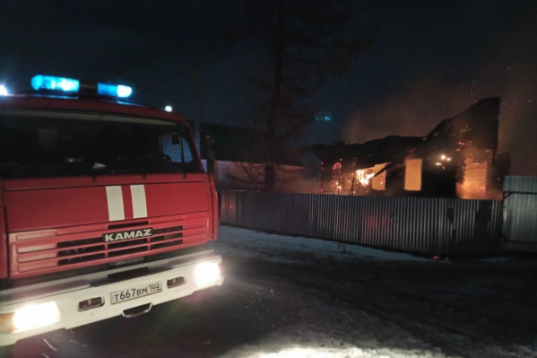 В деревне Бахтыбаево Бирского района сгорел частный дом и сарай В деревне Бахтыбаево Бирского района сгорел частный дом и сарай