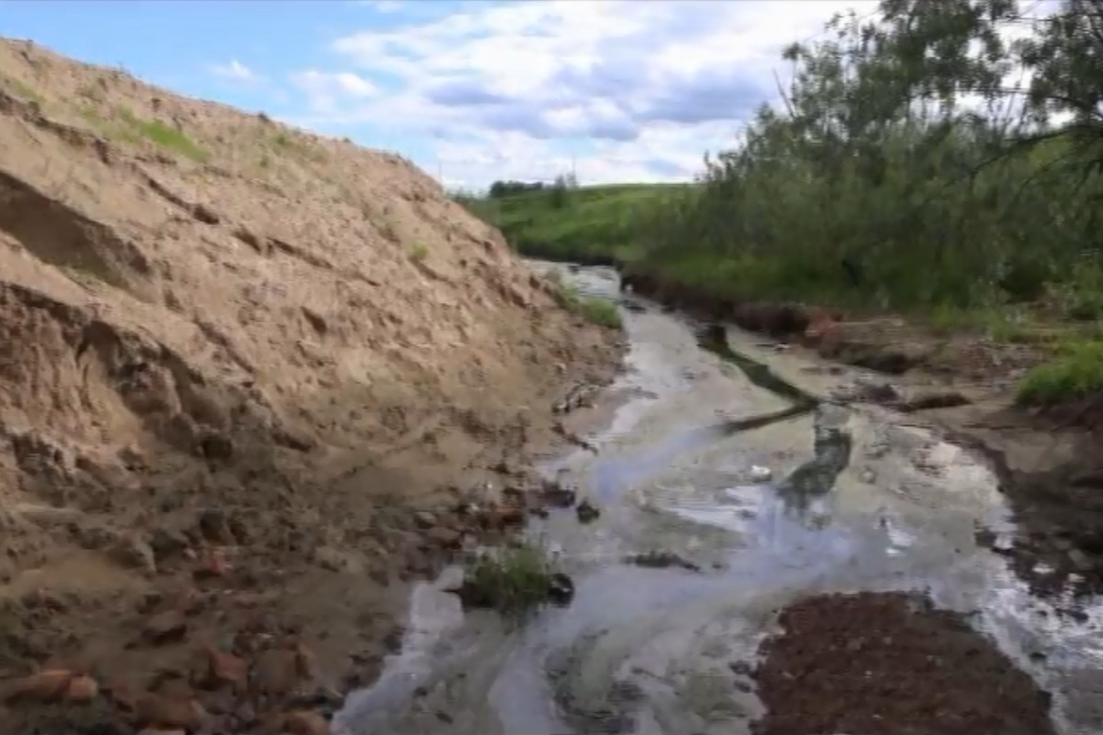 Лешуконский суд обязал Минприроды региона повторно очистить Кузнецов ручей от нефтепродуктов