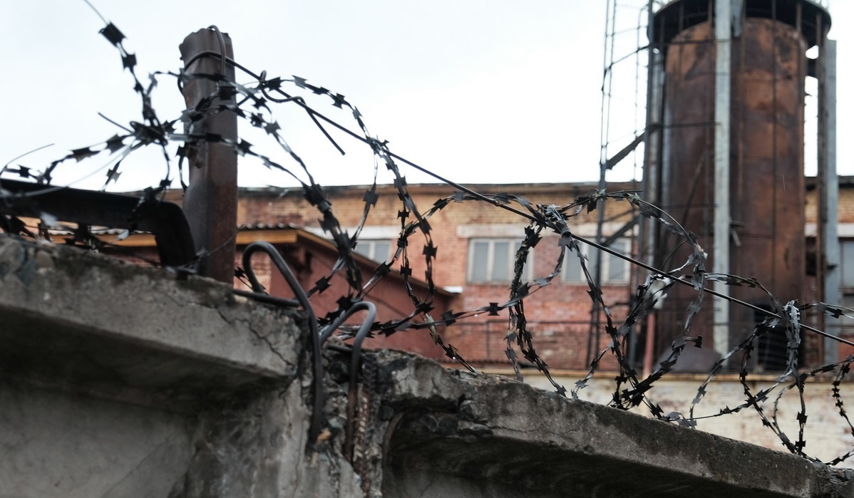 Жителя Горнозаводска, ограбившего офис микрозаймов, осудили на 7,5 года строгого режима